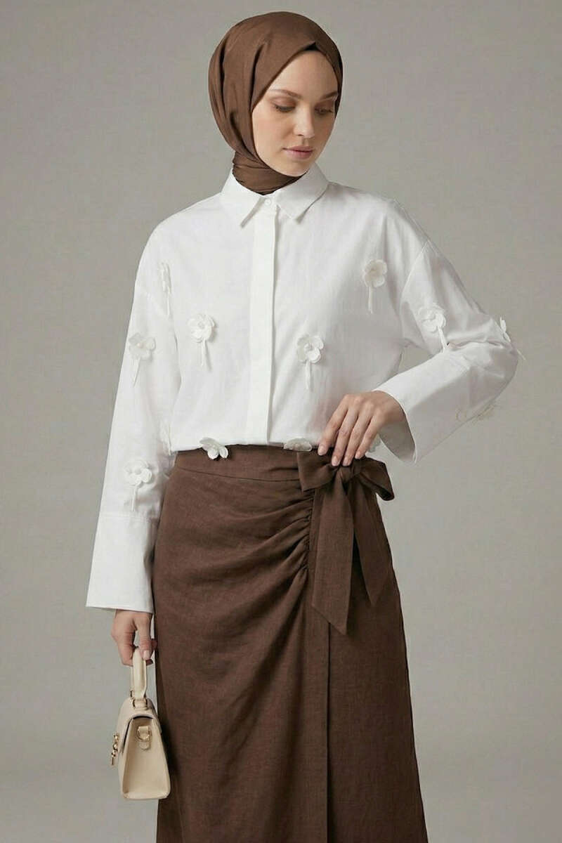 3D Flower Appliqué Shirt - Ecru