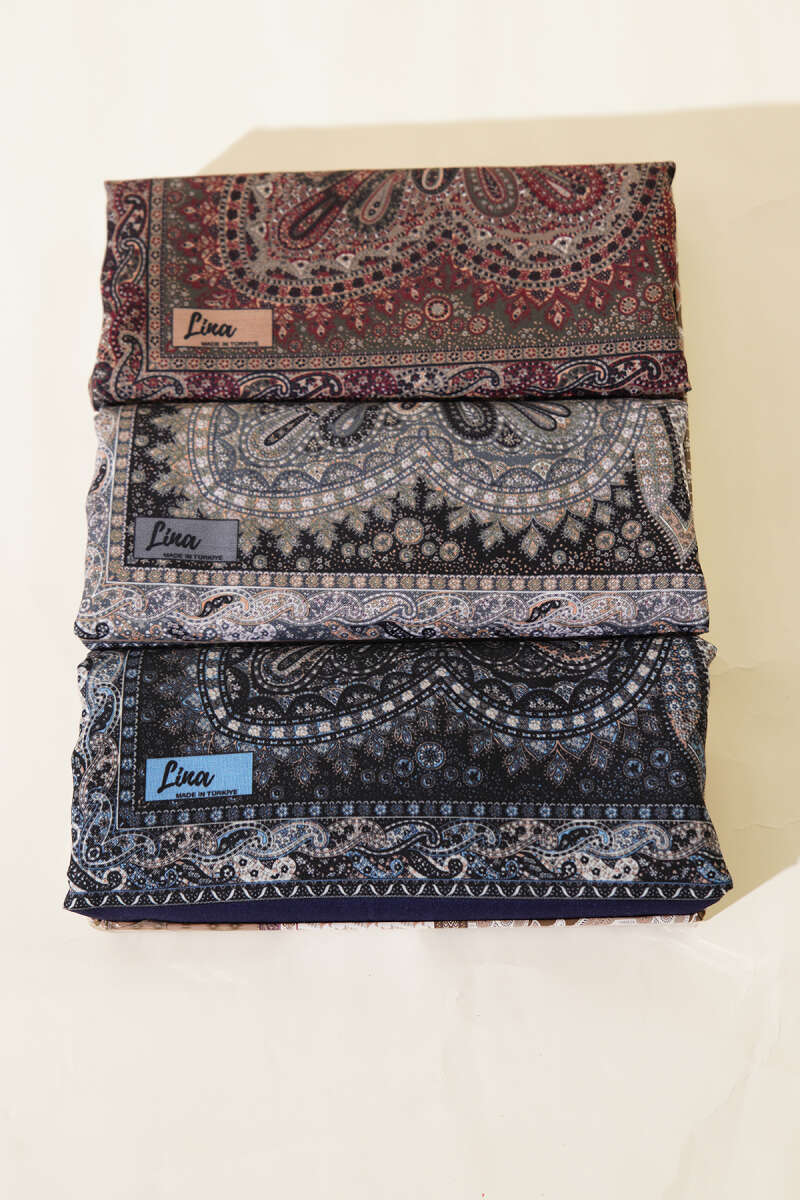 3-Piece Ethnic Motif Shawl Set - Multicolour