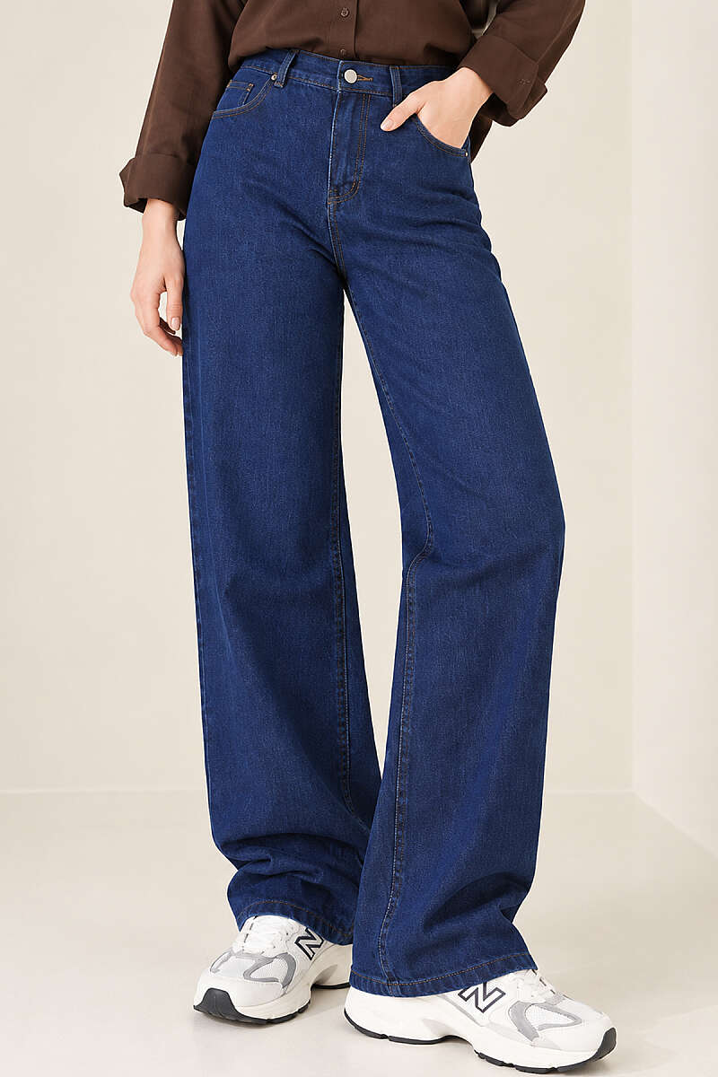 Straight-Leg Jeans - Dark Denim