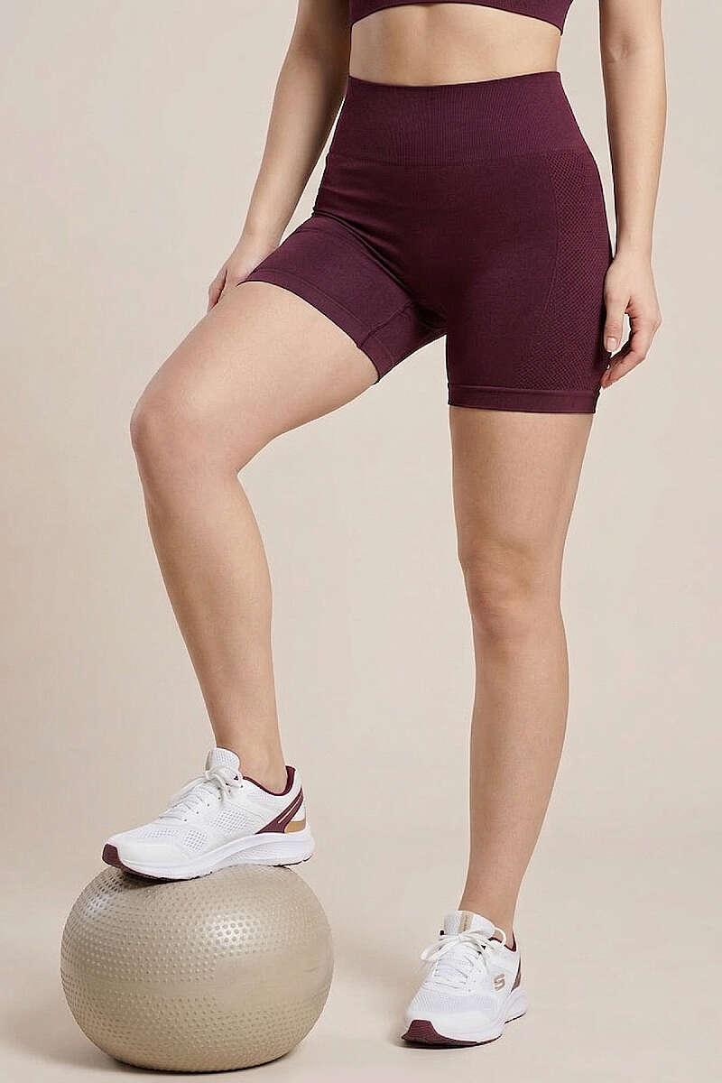Short Scrunch-Back Sports Shorts - Cherry