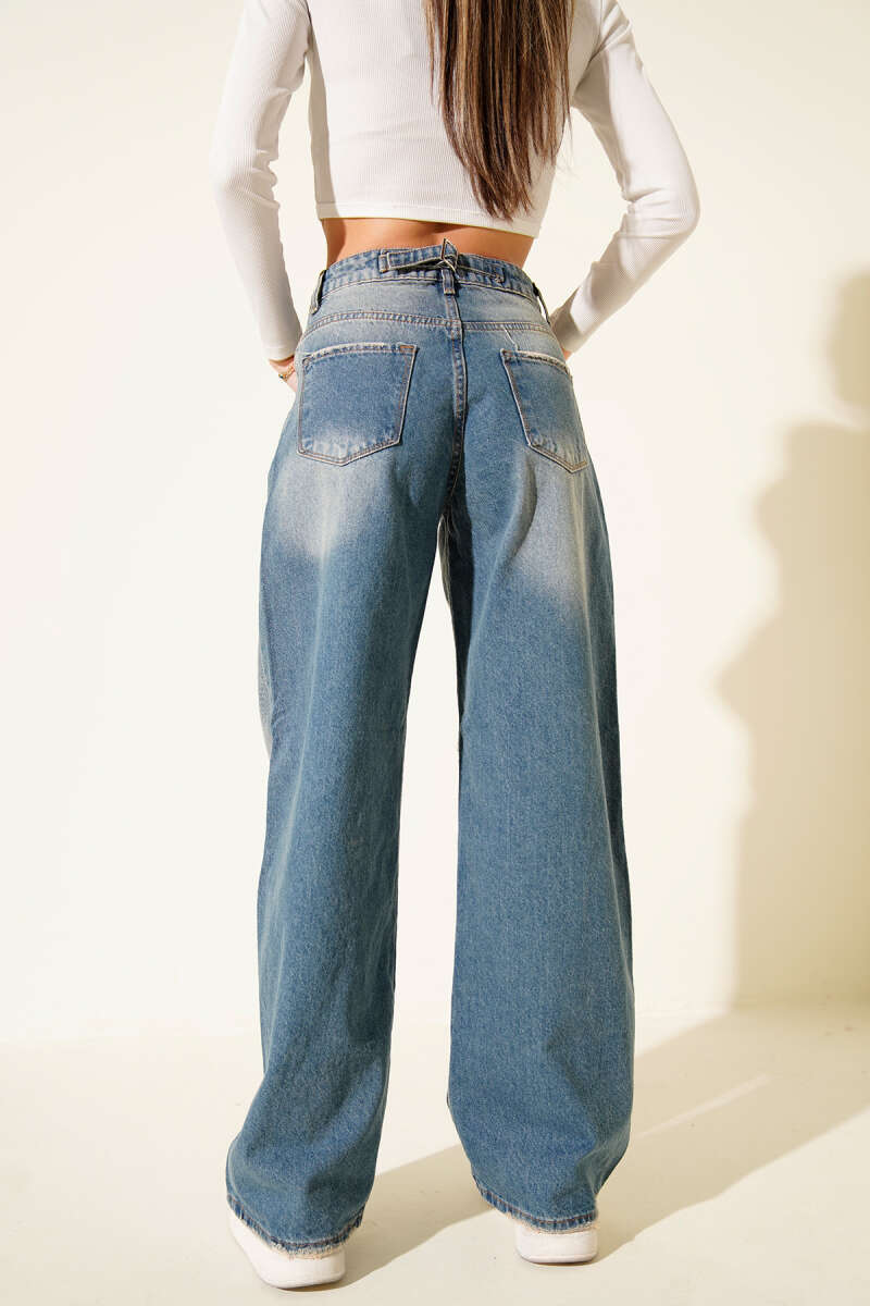 Loose Wide-Leg Jeans with Back Buckle - Light Blue