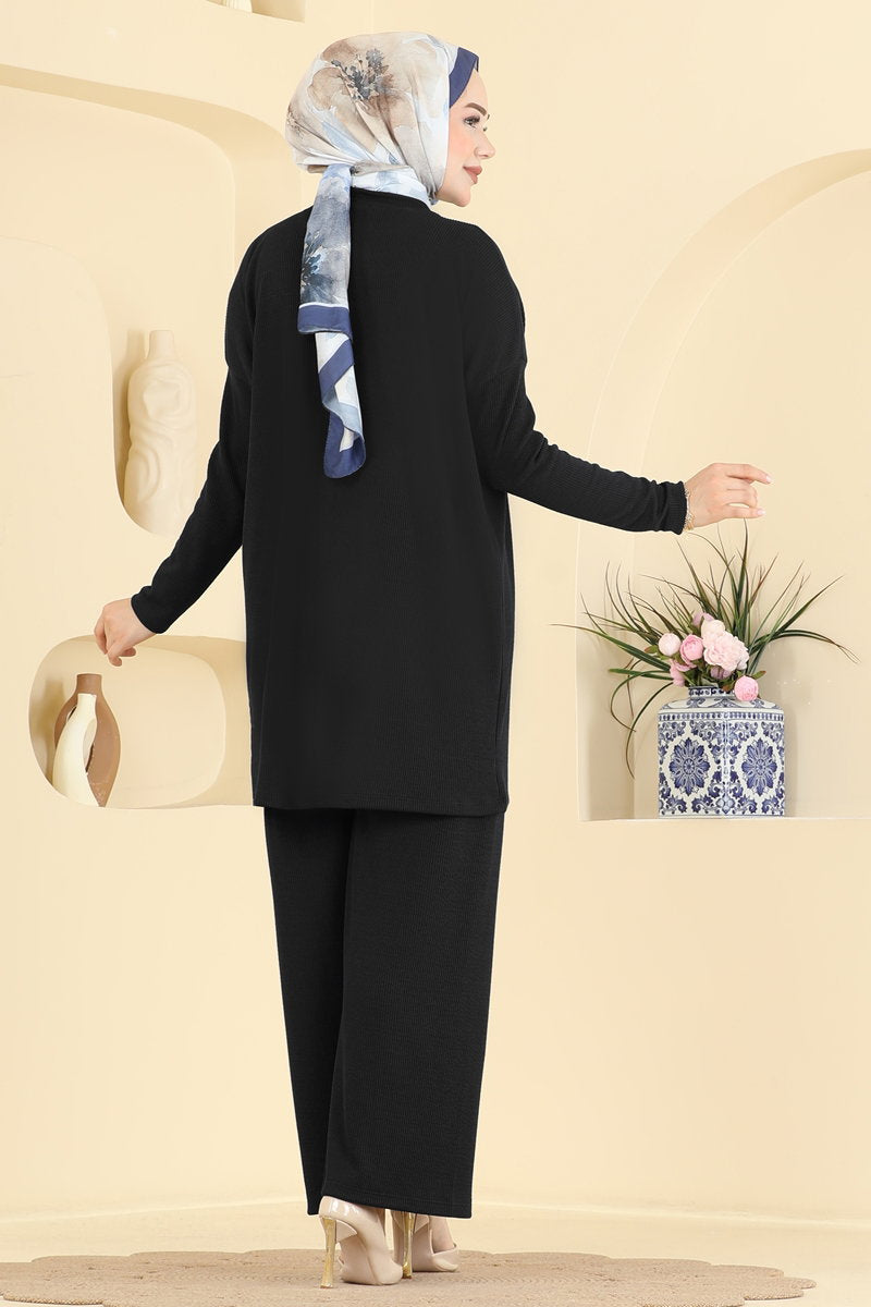 Twisted Knit Two-Piece Set with Emblem - Black