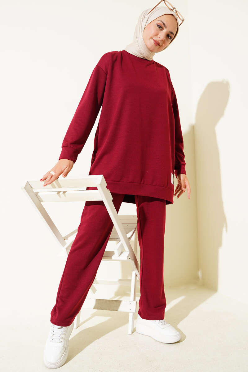 Basic Two-Piece Set with Emblem - Burgundy