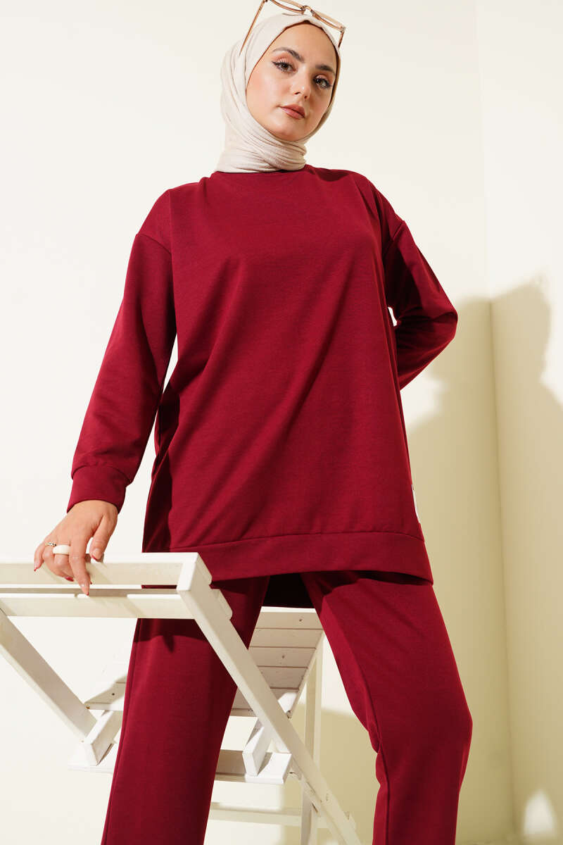 Basic Two-Piece Set with Emblem - Burgundy