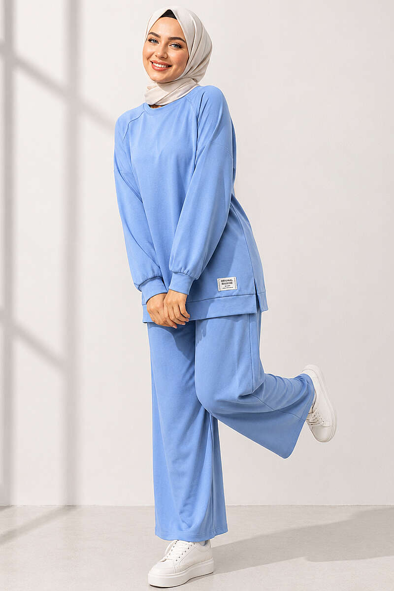Loose Jersey Two-Piece Set with Emblem - Light Blue