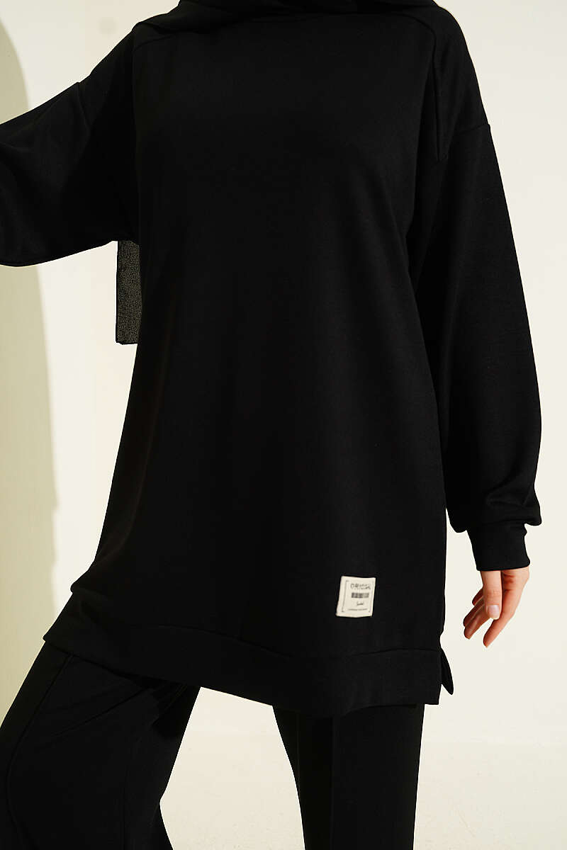 Loose Jersey Two-Piece Set with Emblem - Black