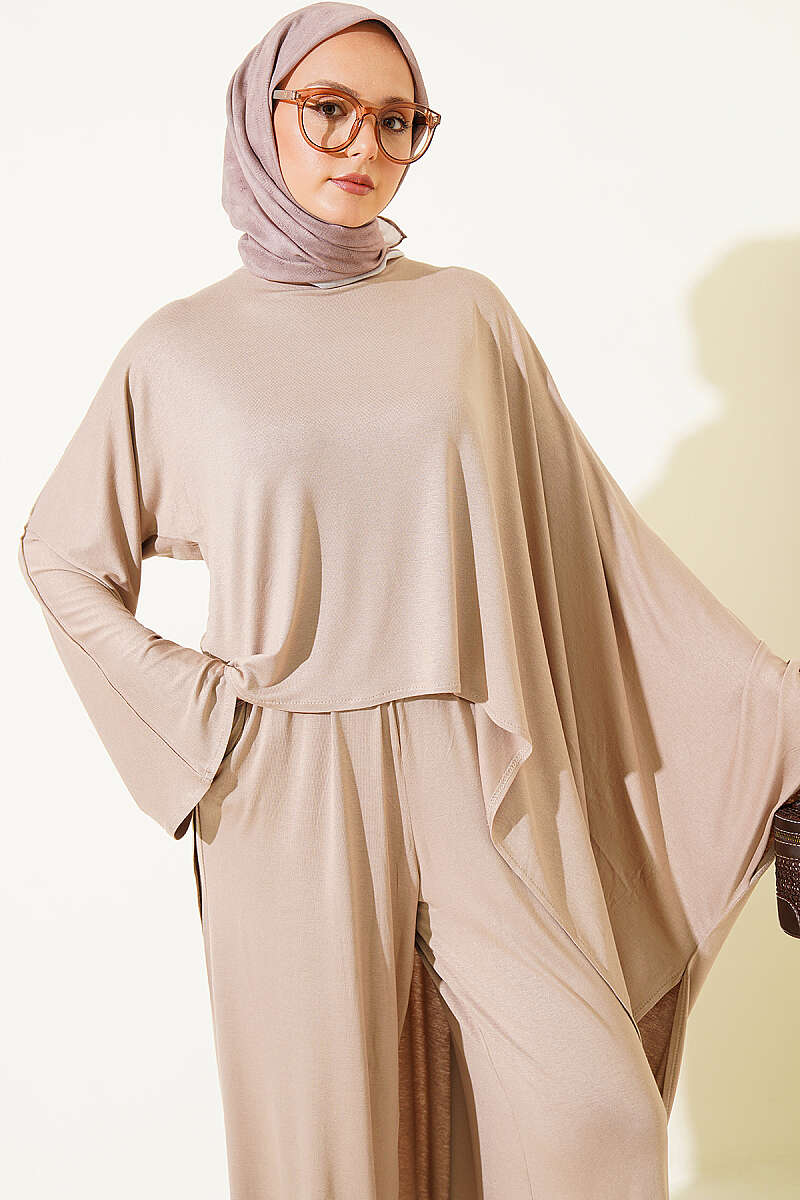 Two-Piece Set with Asymmetric Blouse - Beige