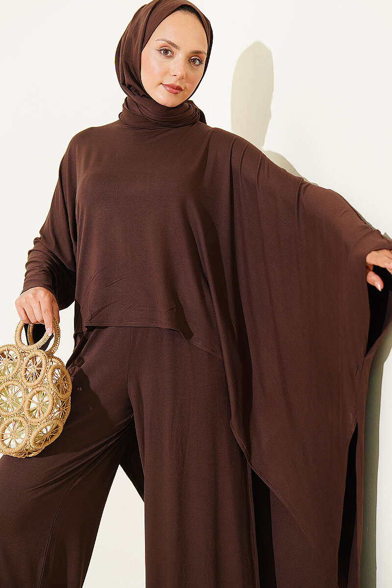 Two-Piece Set with Asymmetric Blouse - Brown