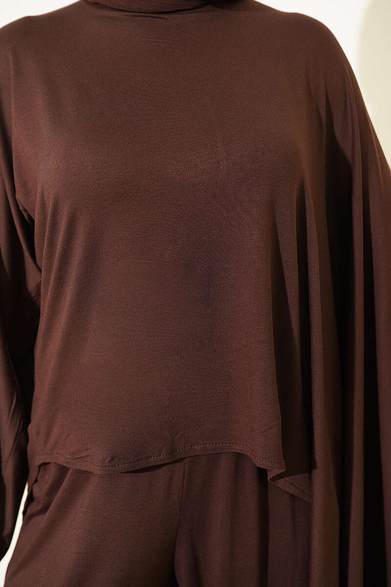 Two-Piece Set with Asymmetric Blouse - Brown