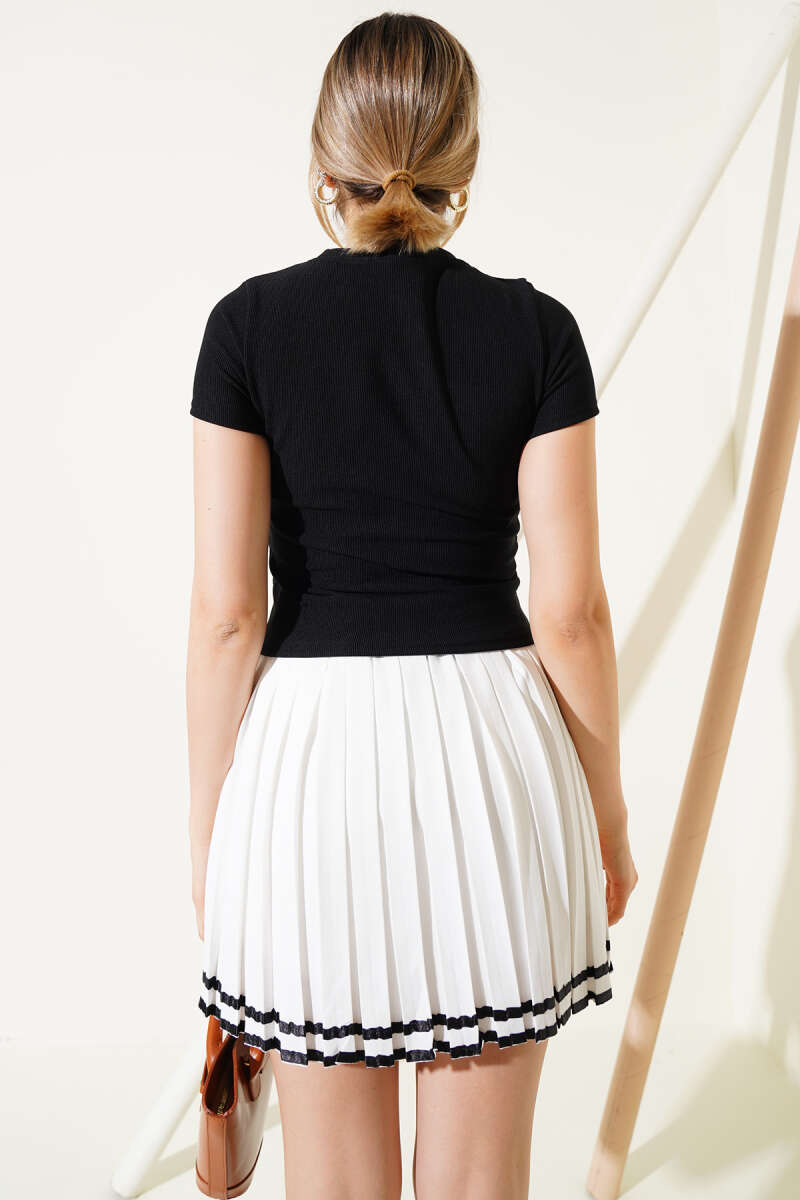 Short-Sleeve Teddy Embroidered Crop Top - Black