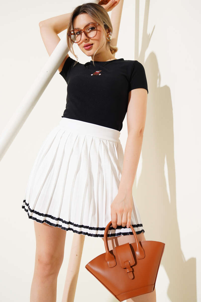 Short-Sleeve Teddy Embroidered Crop Top - Black