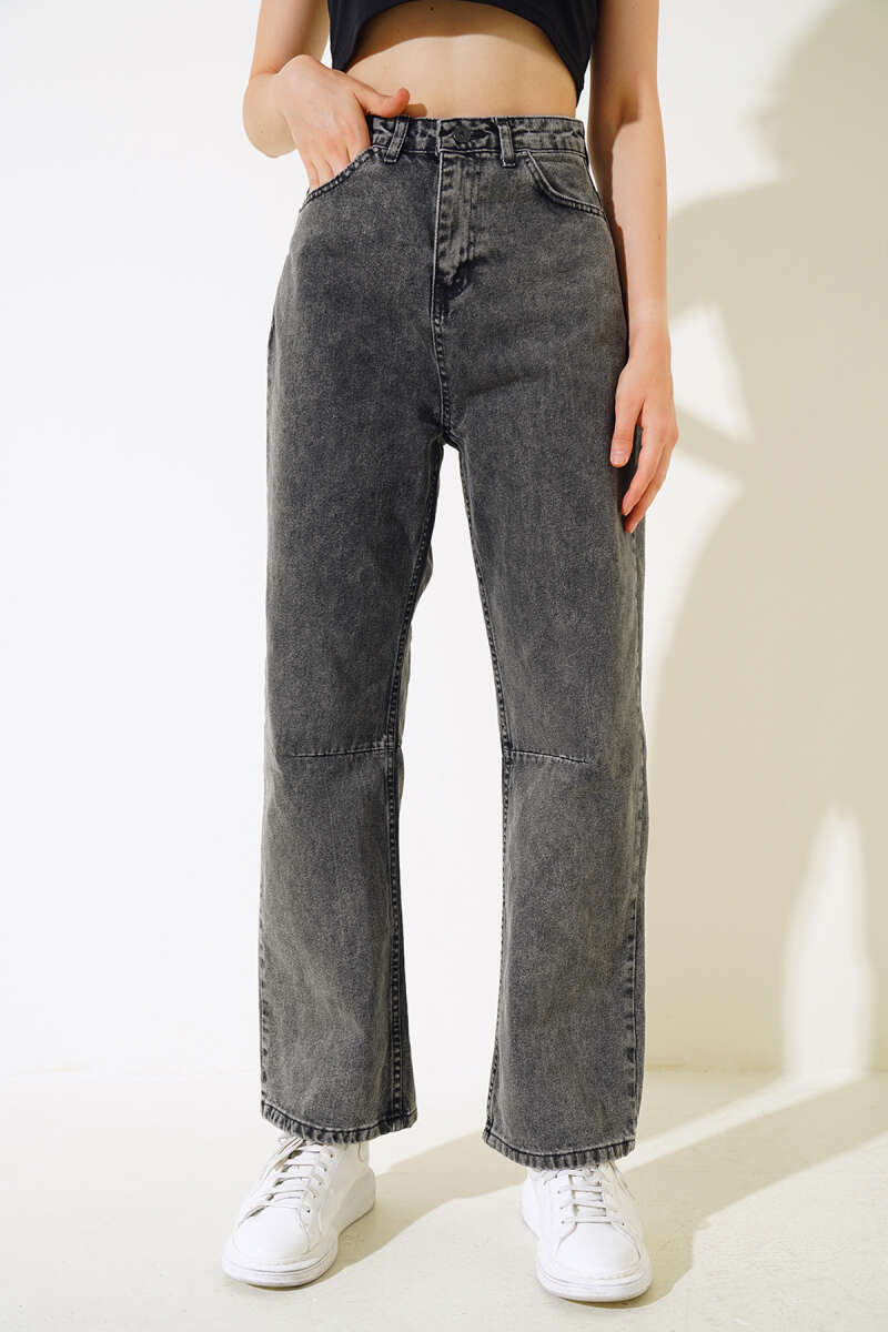 Baggy Jeans with Back Buckle - Light Washed Black