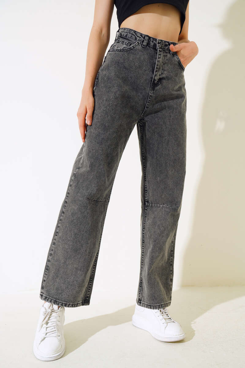 Baggy Jeans with Back Buckle - Light Washed Black