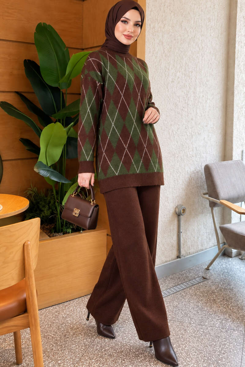 Diamond-Pattern Knit Two-Piece Set - Brown