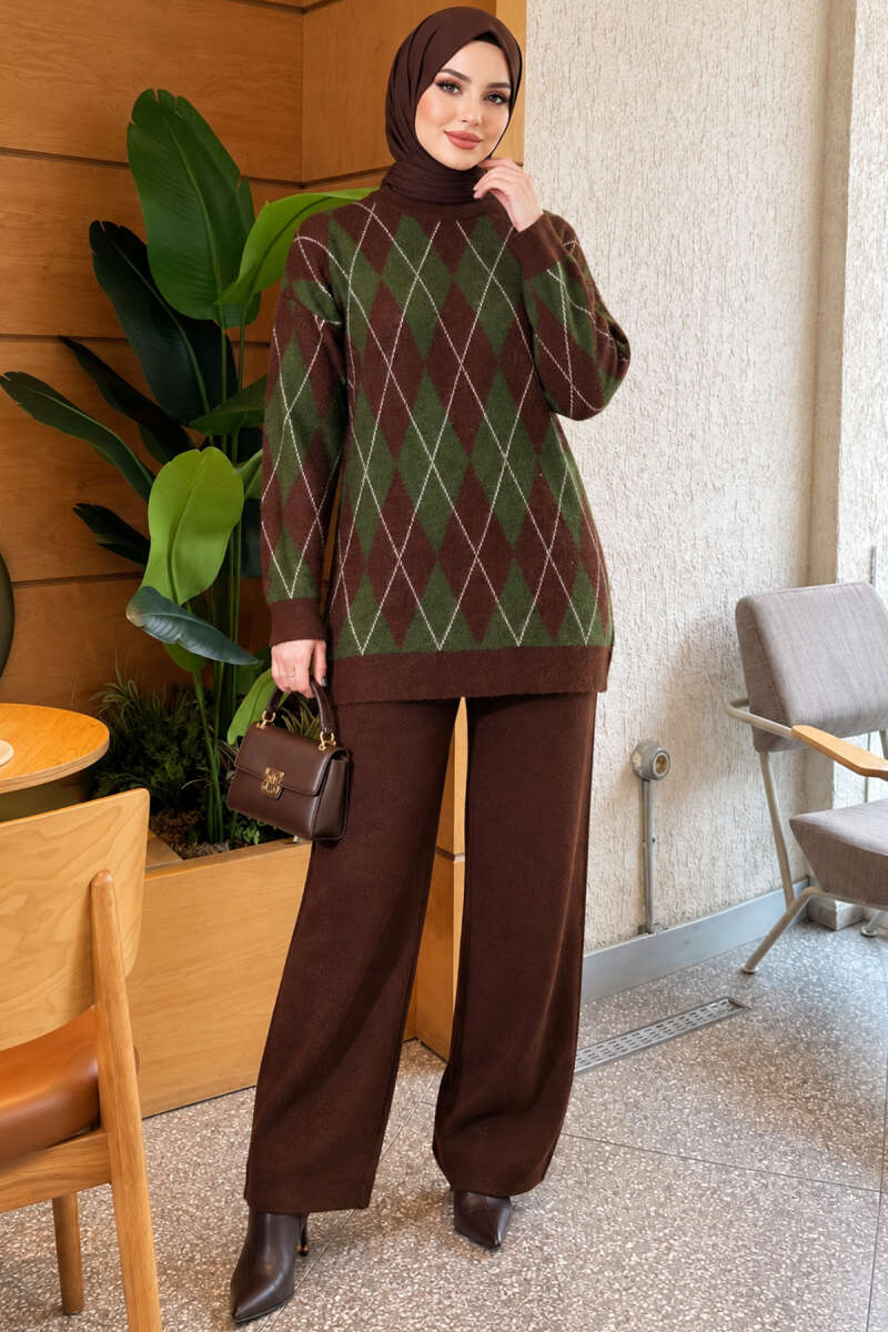 Diamond-Pattern Knit Two-Piece Set - Brown