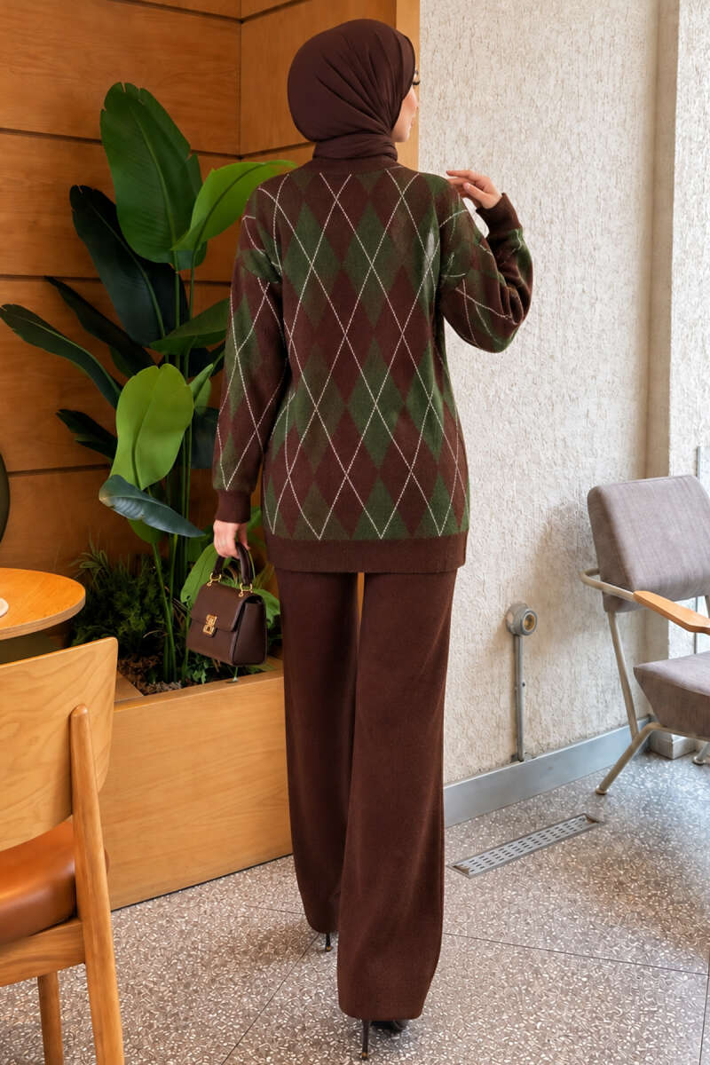 Diamond-Pattern Knit Two-Piece Set - Brown