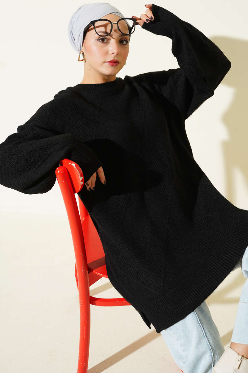 Soft Diamond-Embossed Knit Tunic - Black