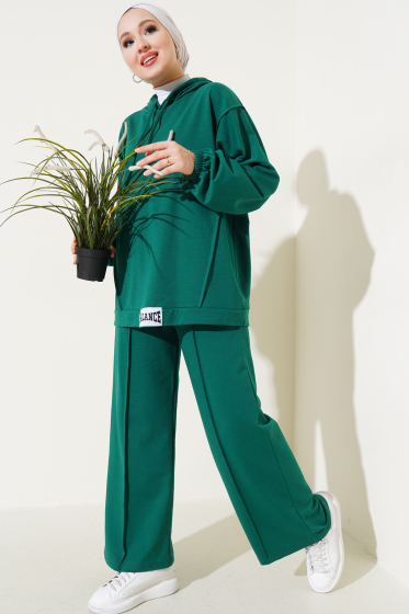 Loose Hooded Two-Piece Set with Emblem - Emerald