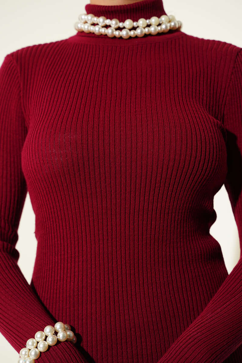 Turtleneck Knit Sweater with Thumbholes - Burgundy