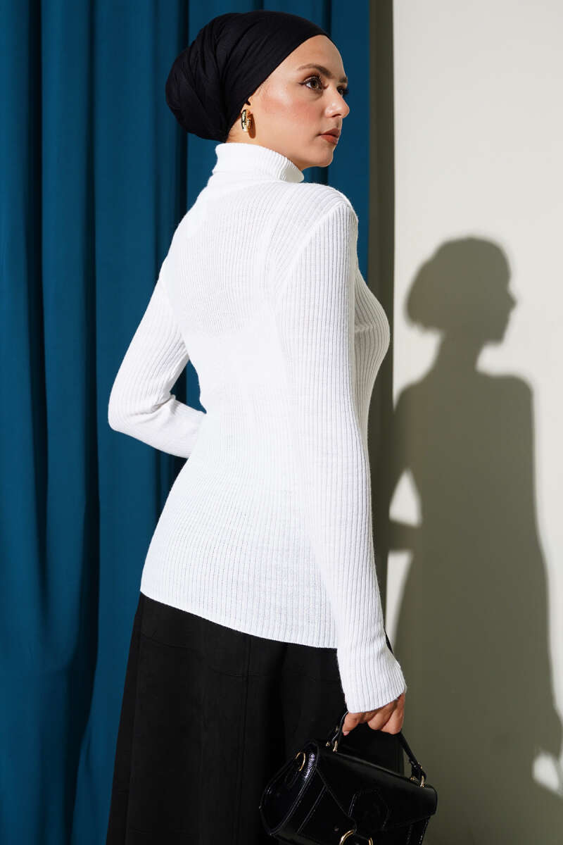 Turtleneck Knit Sweater with Thumbholes - Ecru