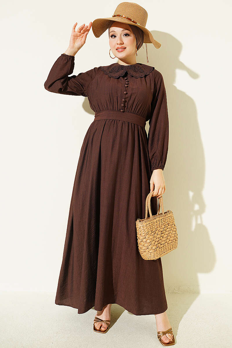 Dress with Peter Pan Collar and Elastic Cuffs - Brown