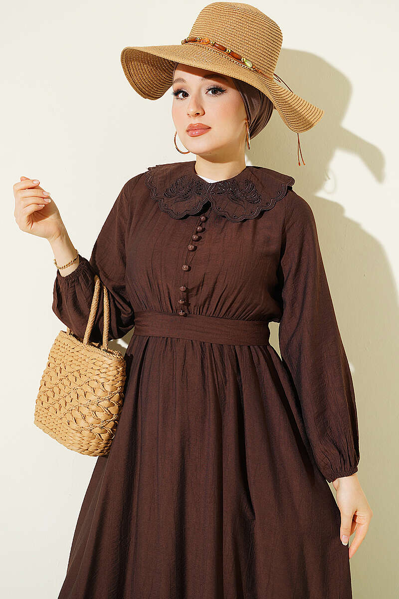 Dress with Peter Pan Collar and Elastic Cuffs - Brown