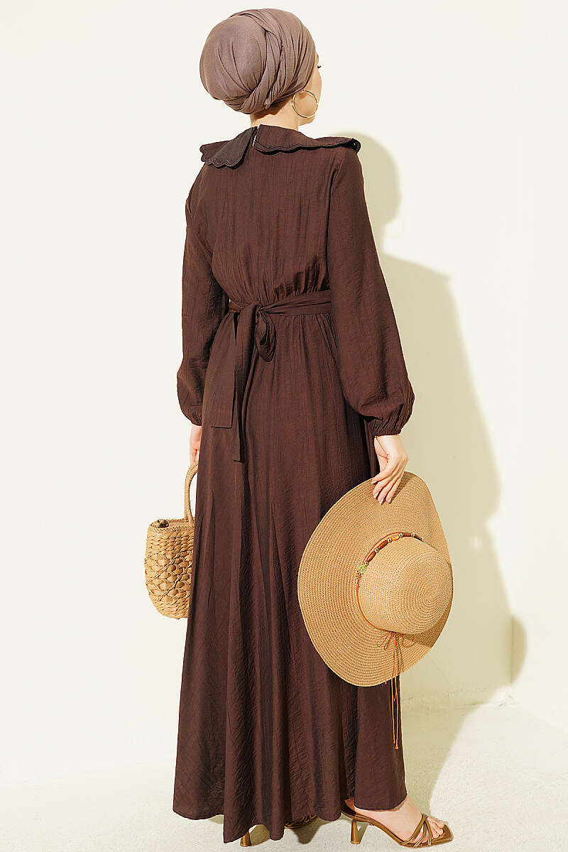 Dress with Peter Pan Collar and Elastic Cuffs - Brown