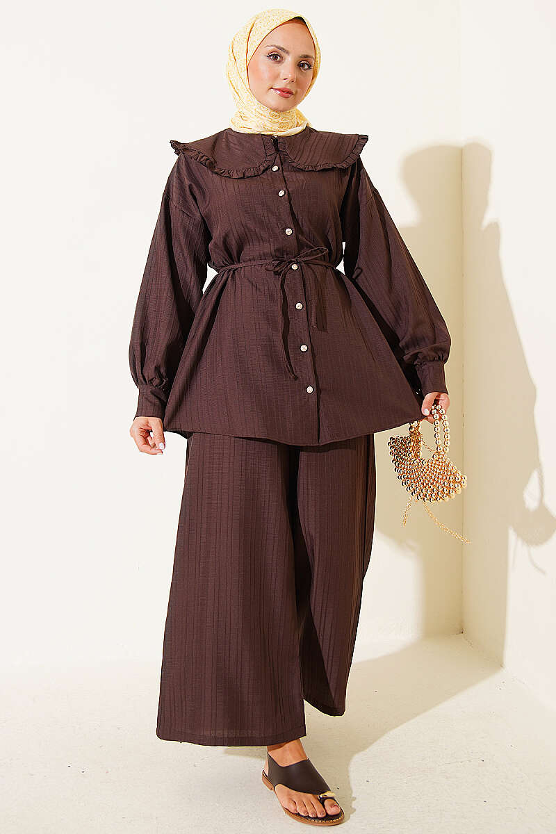 Two-Piece Set with Peter Pan Collar and Tie Cord - Brown