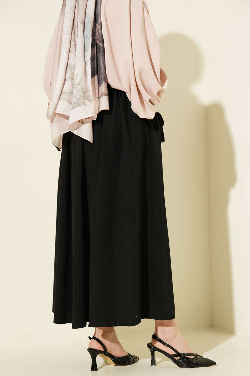 Belted Skirt with Gathered Waist and Pockets - Black