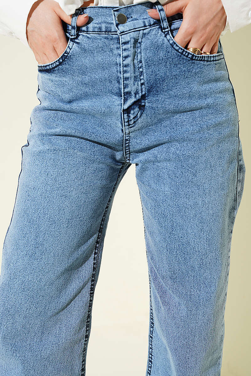 Wide-Leg Jeans with Waist Buttons - Light Blue