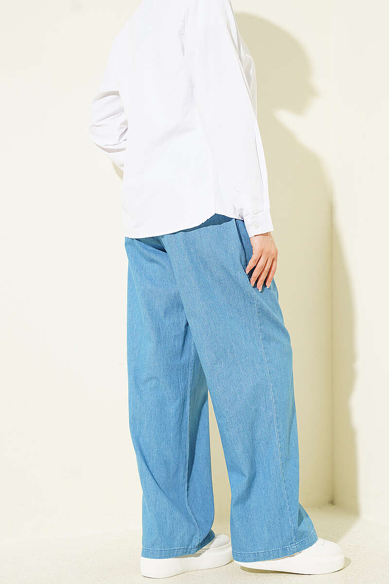 Wide-Leg Jeans with Drawstring Waist - Light Blue