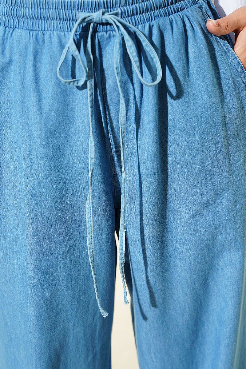 Wide-Leg Jeans with Drawstring Waist - Light Blue