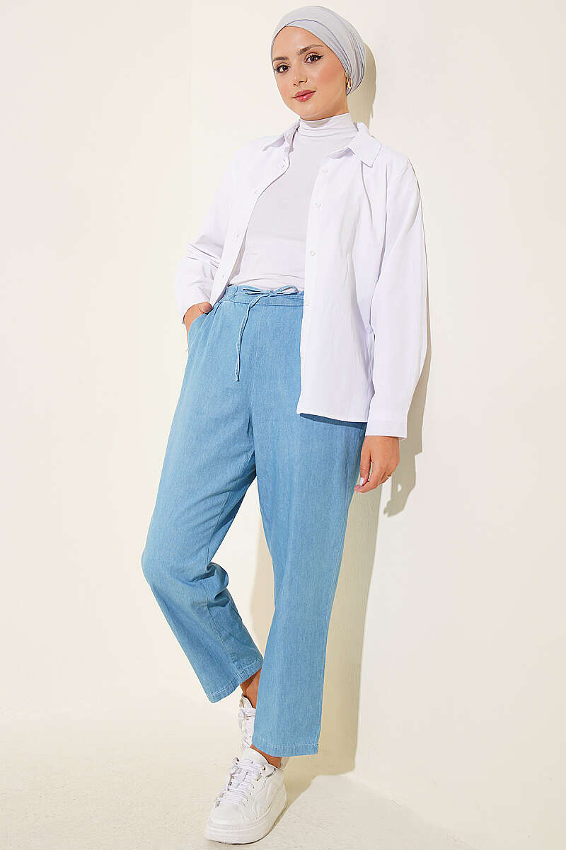 Slim-Leg Jeans with Elastic Waist - Ice Blue