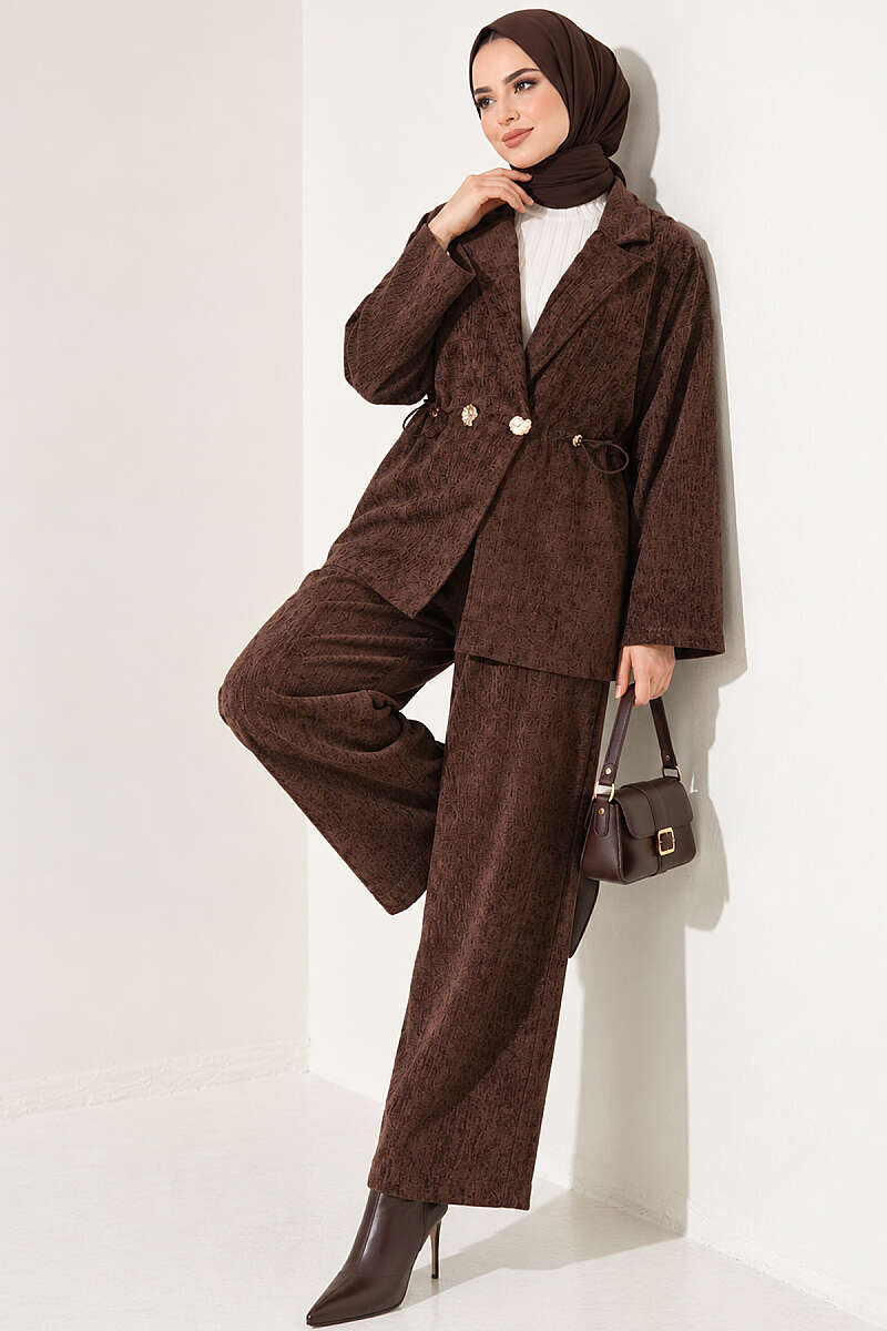 Two-Piece Set with Gold Buttons and Elastic Waist - Brown