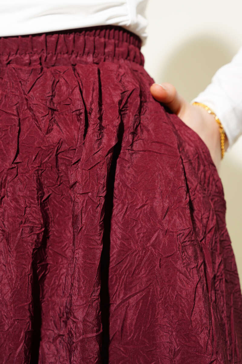 Crinkle Skirt with Pockets and Elastic Waist - Burgundy