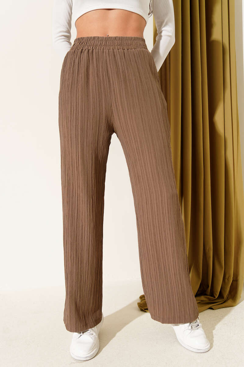 Crinkle Pants with Elastic Waist - Brown