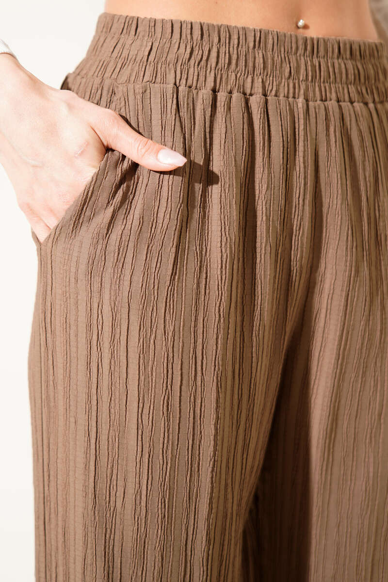 Crinkle Pants with Elastic Waist - Brown