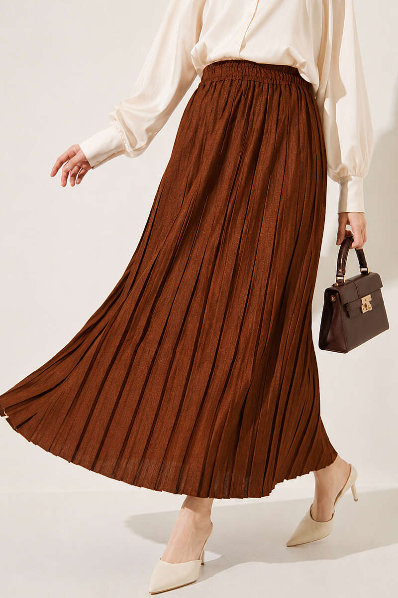 Plissé-Detail Skirt with Elastic Waist - Brown