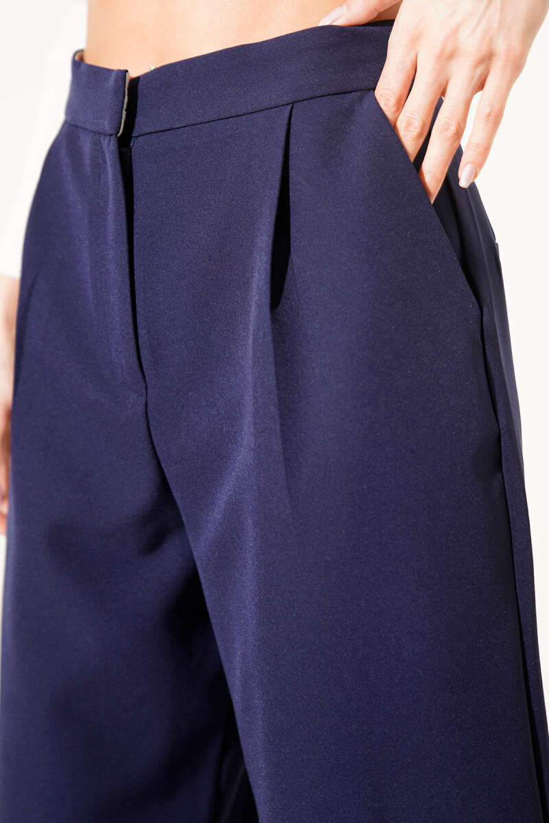 Wide-Leg Pants with Waist Darts - Navy