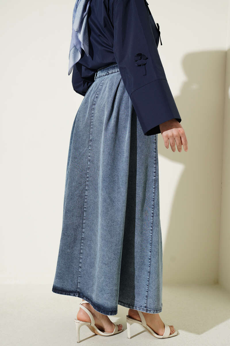 Pleated-Waist Denim Skirt with Pockets - Light Blue