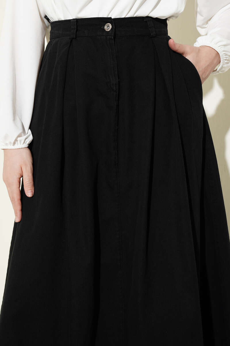 Pleated-Waist Denim Skirt with Pockets - Black