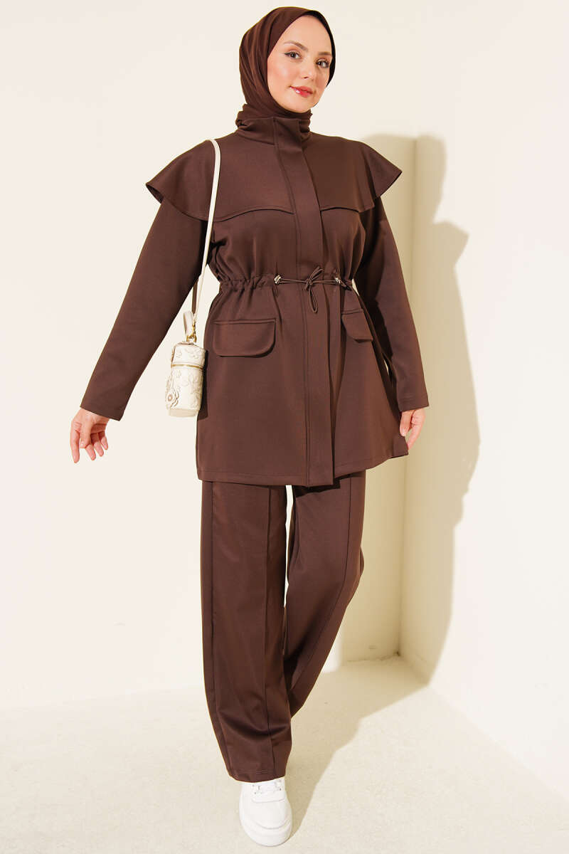 Two-Piece Set with Cape and Drawstring Waist - Brown