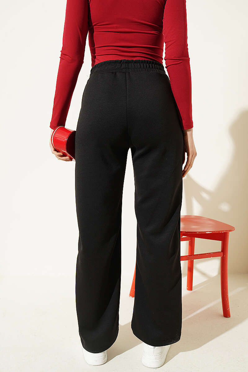 Elastic-Waist Pants with Pockets - Black