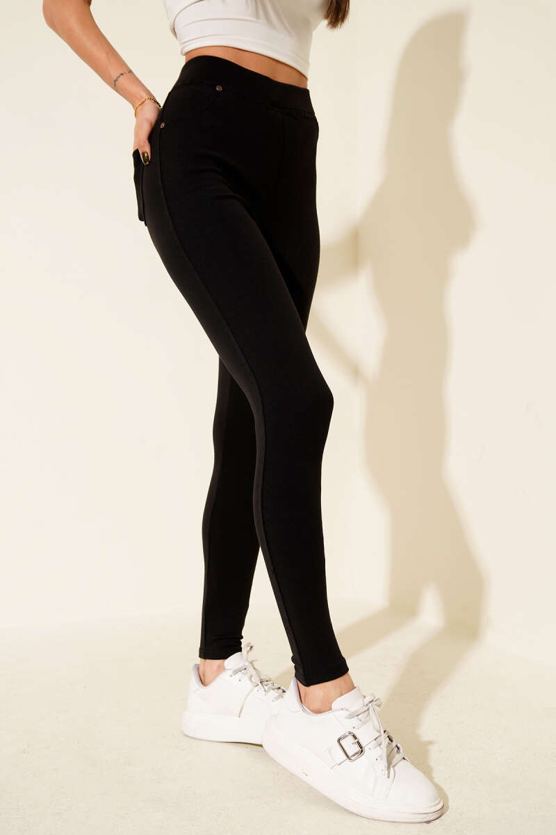 Slim-Leg Pants with Elastic Waist - Black