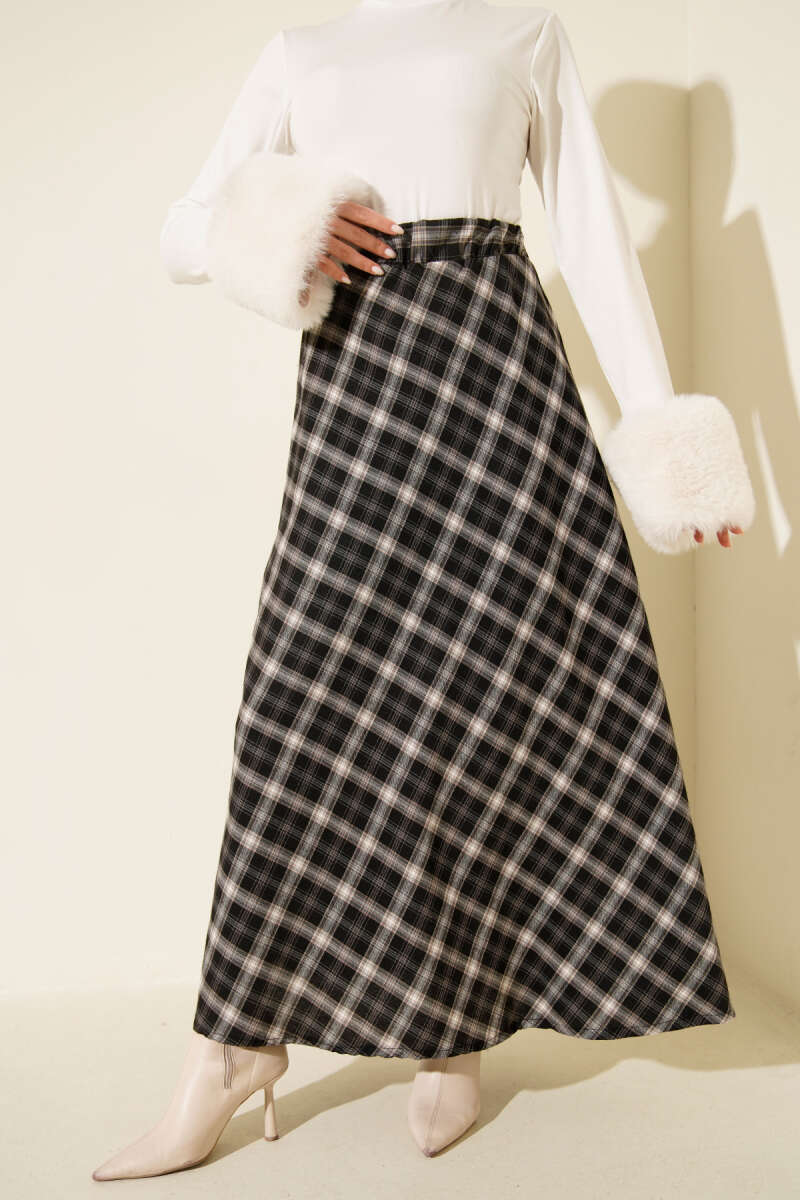 Basic Plaid Skirt with Elastic Waist - Black