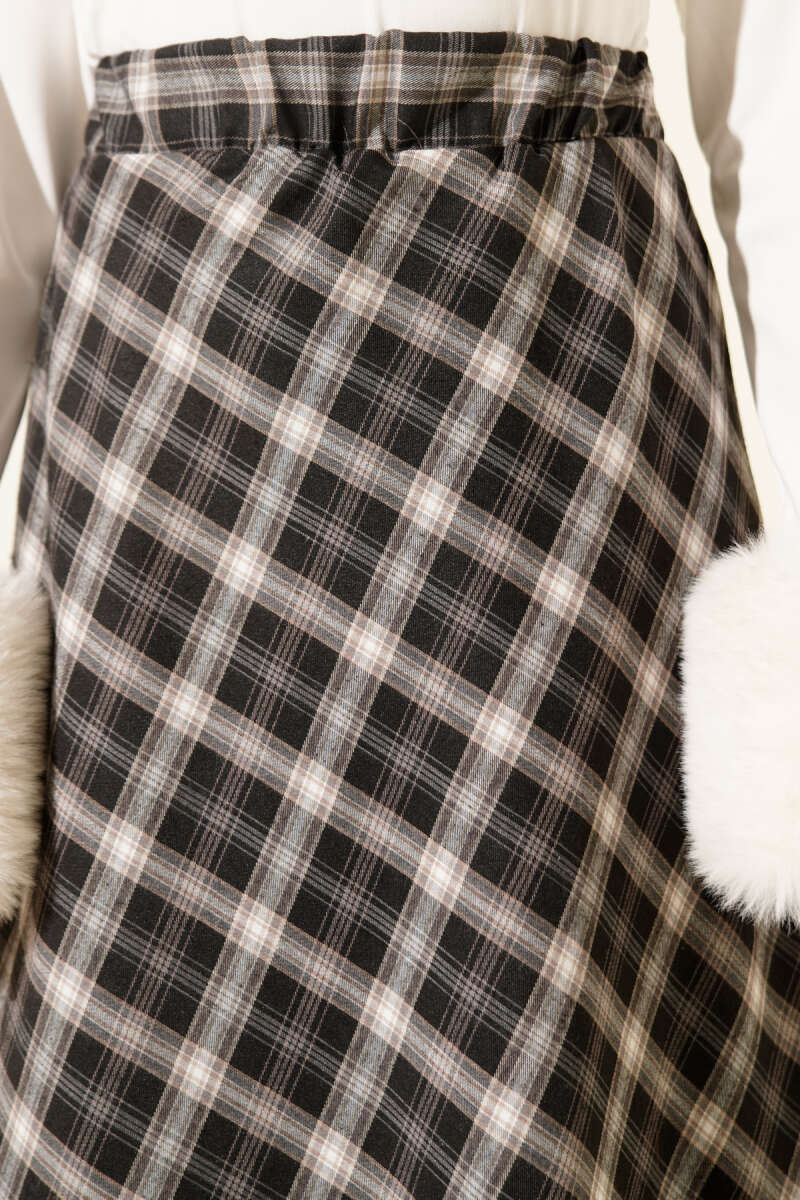 Basic Plaid Skirt with Elastic Waist - Black