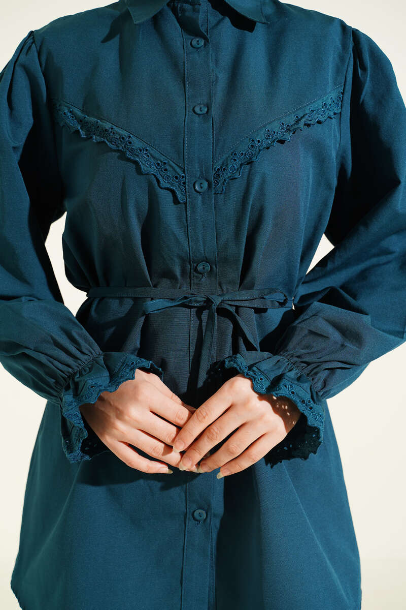 Guipure-Detail Shirt with Elastic Cuffs - Emerald
