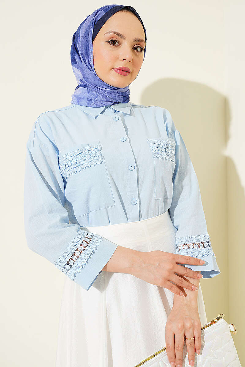 Short Shirt with Lace Cuffs and Pockets - Blue