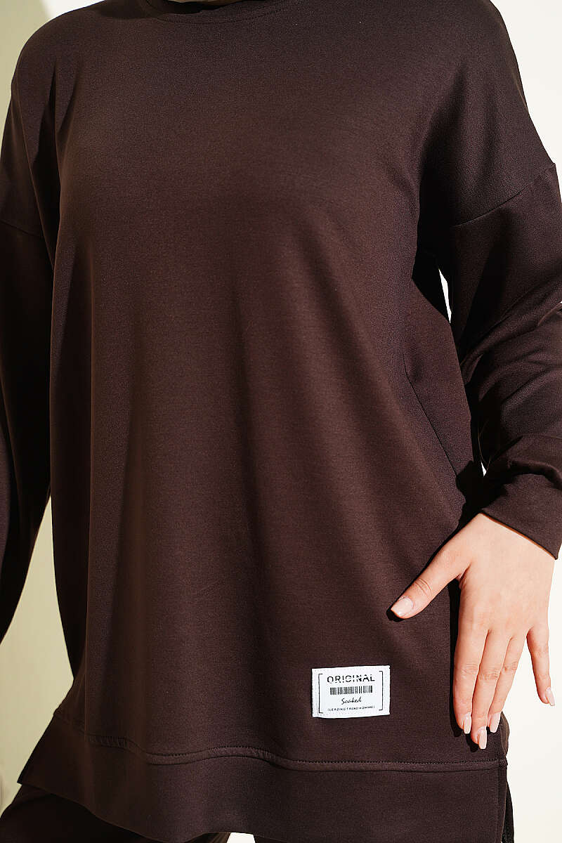 Crew-Neck Two-Piece Set with Emblem - Brown