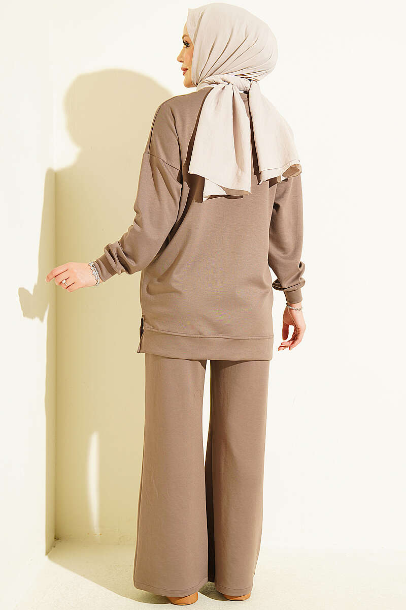 Crew-Neck Two-Piece Set with Emblem - Mink